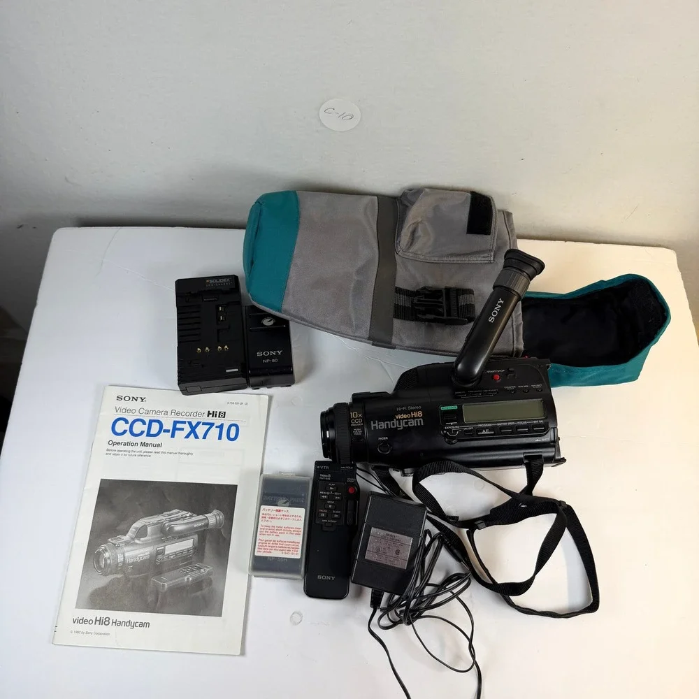 Sony‎ Handycam CCD-FX710 Video Hi8 Camcorder Bundle Parts Repair C-10
